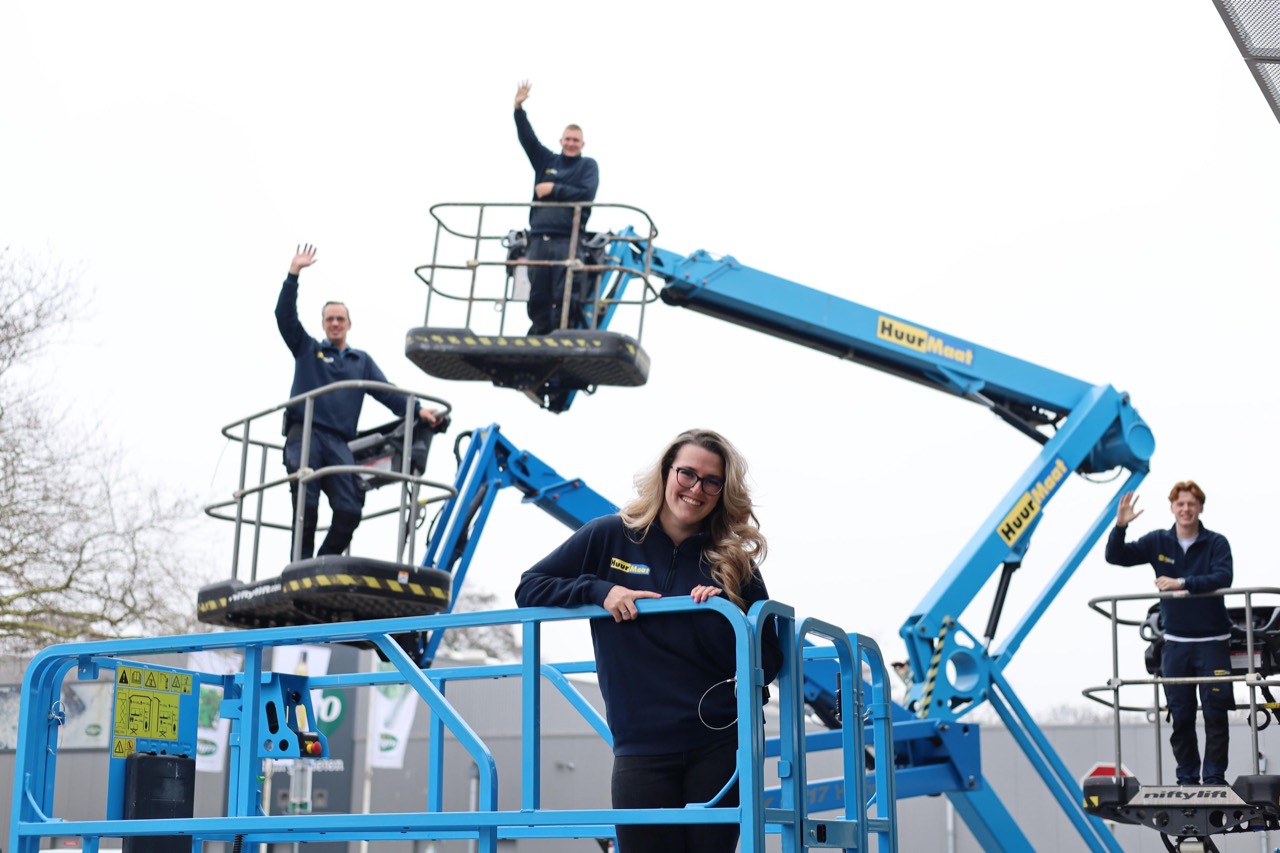 HuurMaat collega's op hoogwerkers